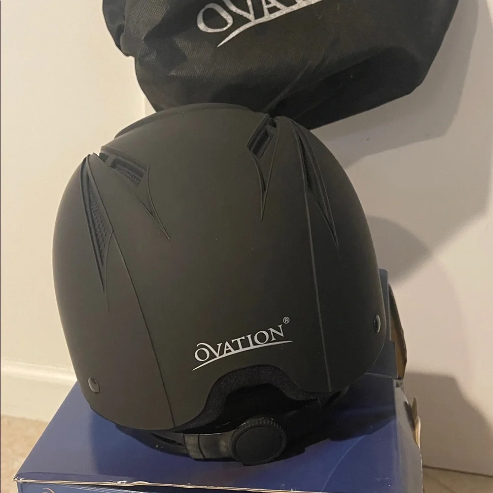 Ovation Black Deluxe Schooler Helmet - Picture 4 of 4